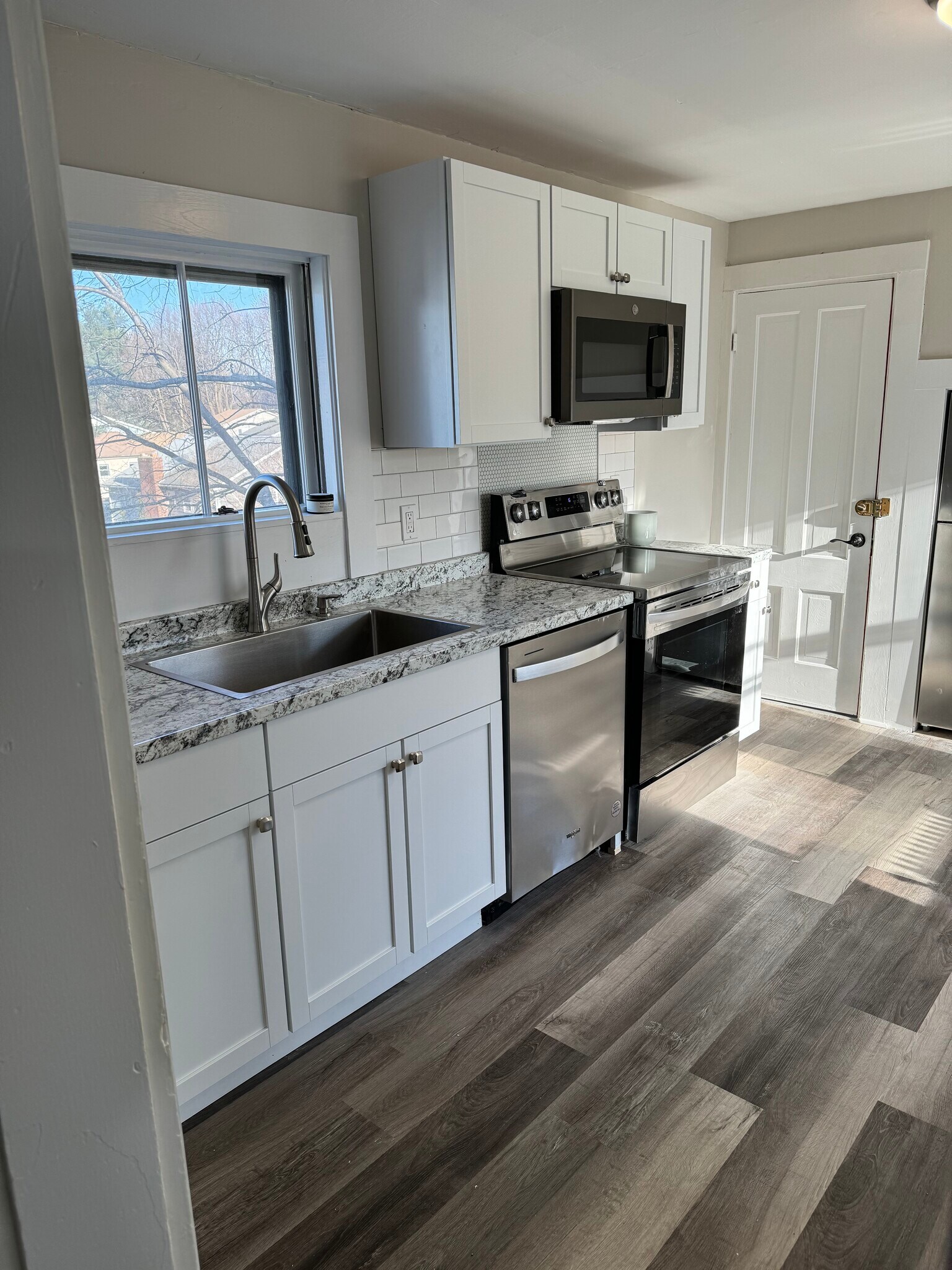 Updated Kitchen - 35 Lincoln Ave