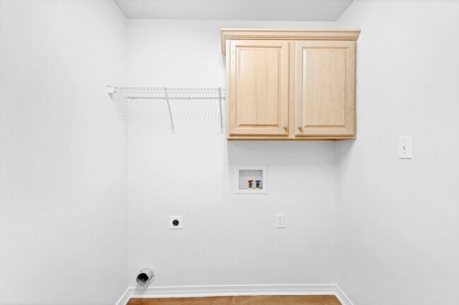 Building Photo - 4/2 in Stratford Glen Subdivision