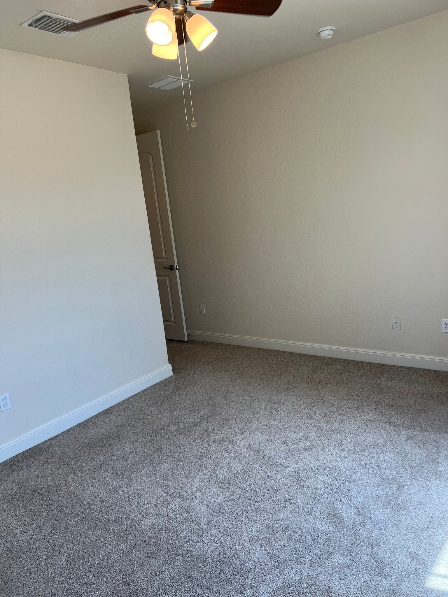 Building Photo - 139 Capstone Ct