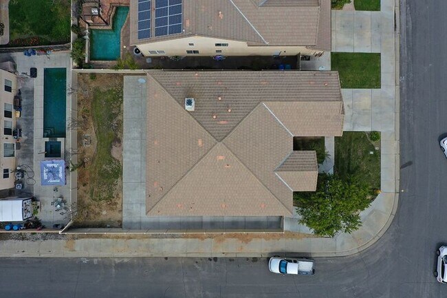 Building Photo - 26400 Castle Ln