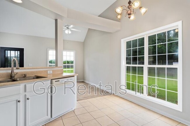 Building Photo - 117 Camden Lake Dr