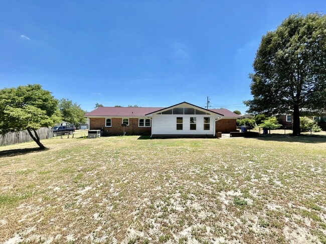 Building Photo - 4 Bed, 2 Bath Nest In Cottonade Close To Base