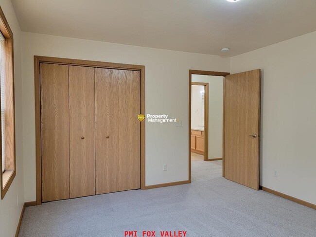 Building Photo - Charming 2 Bedroom Condo in the Heart of B...