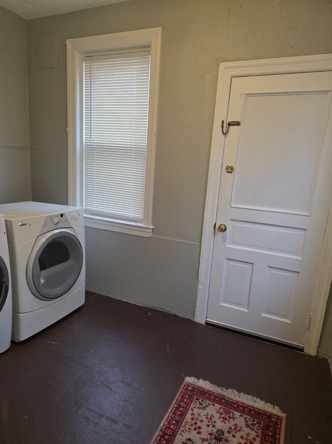 Building Photo - City of Wilmington Hedgeville Area