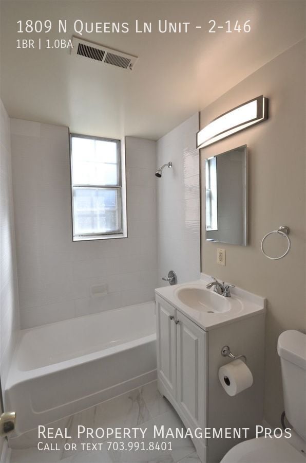 Building Photo - 1809 Queens Ln