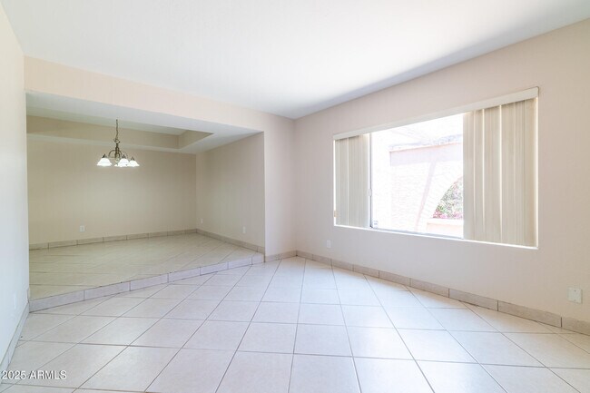 Building Photo - 2847 E Acoma Dr