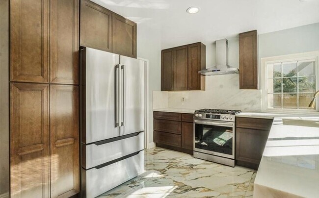 Building Photo - 24121 El Tiradore Cir