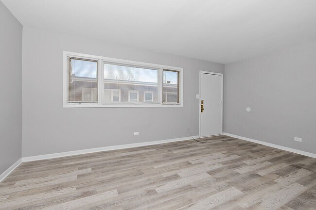 Interior Photo - 7812 S Troy St