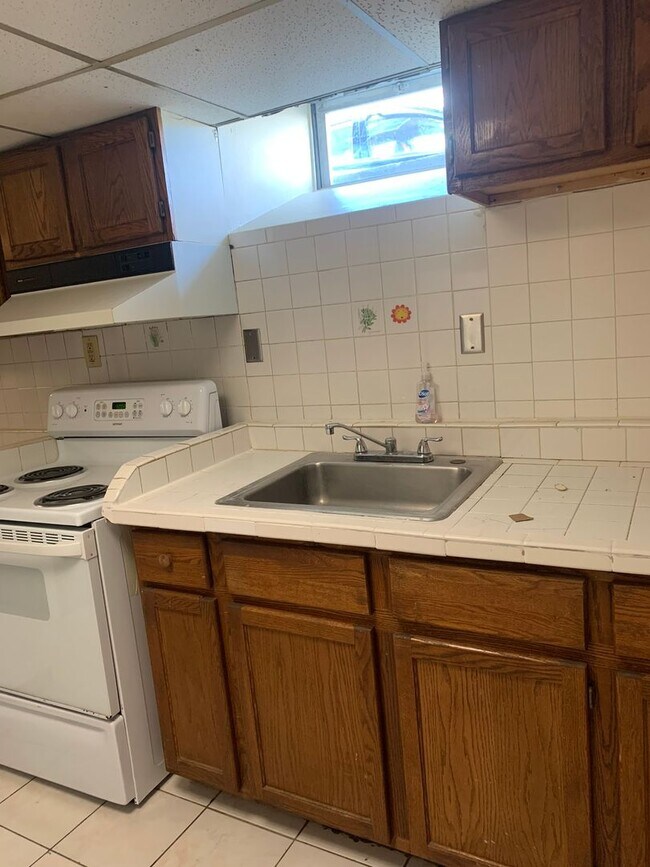 Building Photo - 838 W Washington St