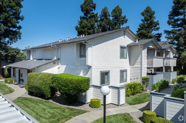 Building Photo - Dixon Manor Apartments