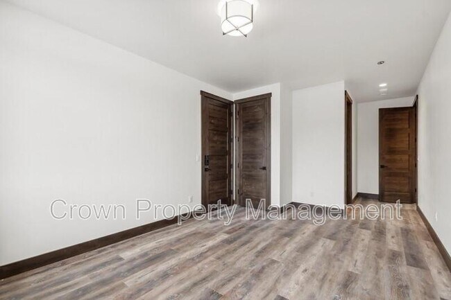 Building Photo - 317 Akers Ln