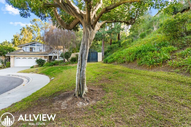 Building Photo - Spacious 4 bed, 2.5 bath Home Available Now in the Turtle Rock community