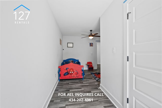 Building Photo - 3BR/2.5BA Townhome in Rustburg – Modern Am...