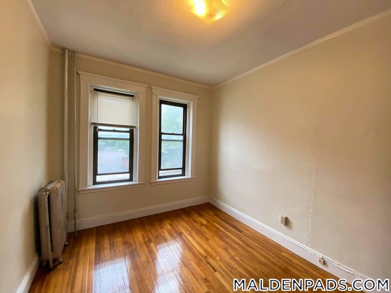 Building Photo - 17-19-19 Washington St S