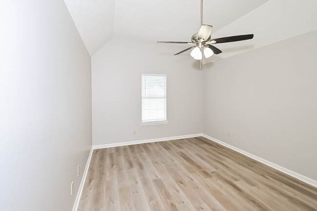 Building Photo - 8400 Kimberly Rose Dr