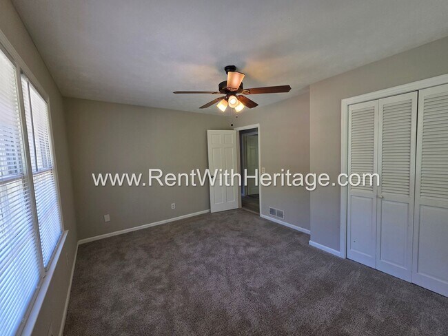Building Photo - 7016 Skyline Dr