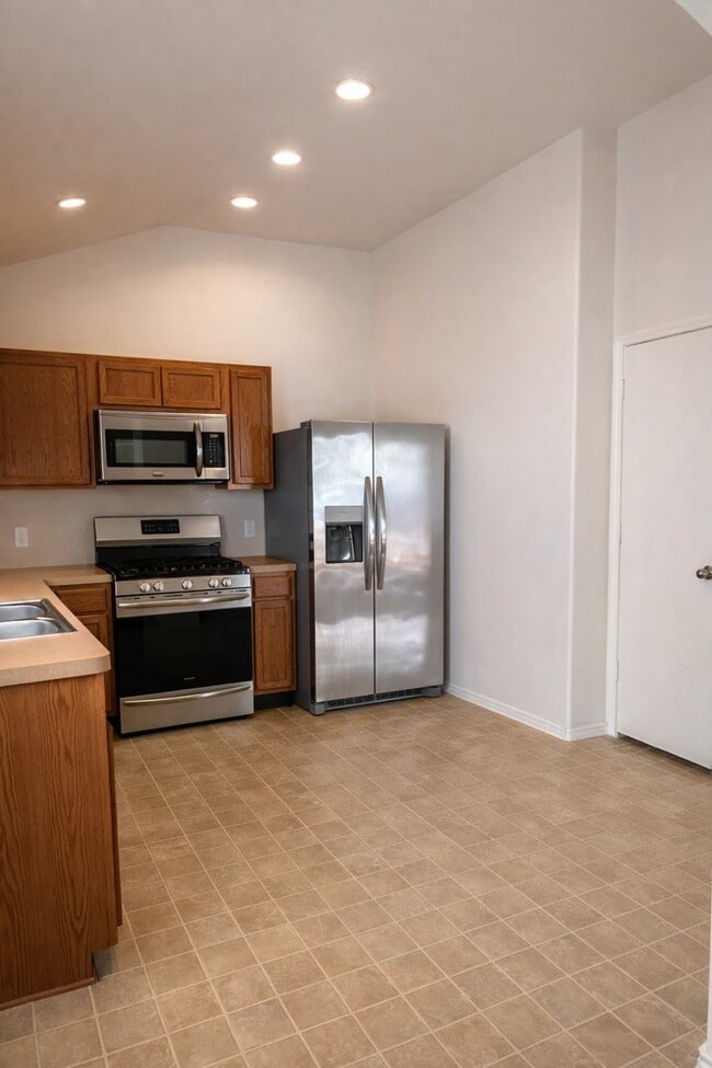 Building Photo - 15823 Regal Trace Ln