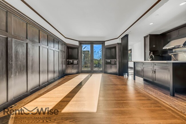 Building Photo - 1167 Green St