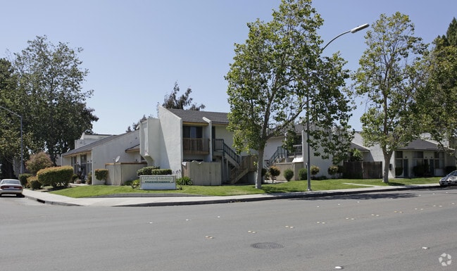 Building Photo - Woodhaven Apartments