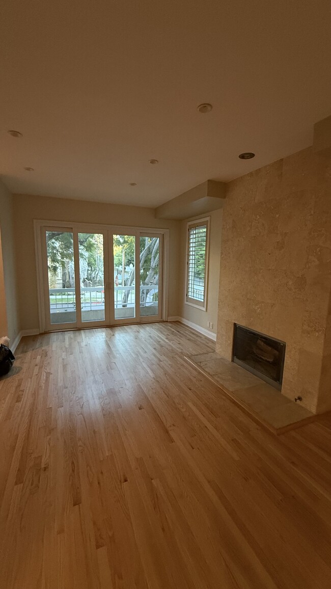 Living Room - 1837 Parnell Ave