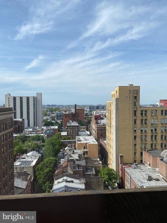 Building Photo - 1326 Spruce St