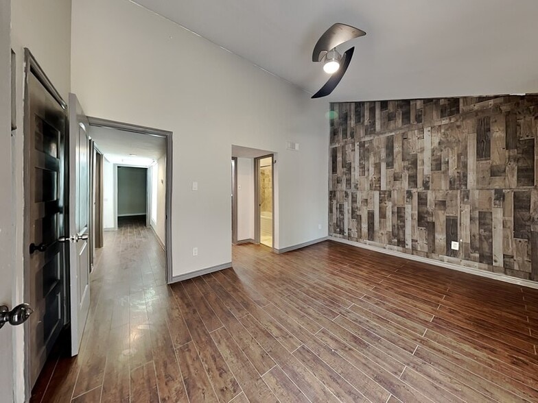 Building Photo - 2986 Buttonwood Dr