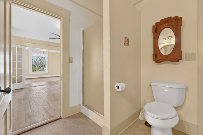 Building Photo - 3 Bedroom with Historical Charm Close to Square