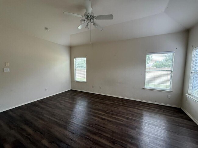 Building Photo - 1514 Kothman Dr