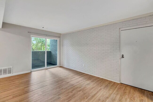 Building Photo - 4302 Batavia Meadows Dr