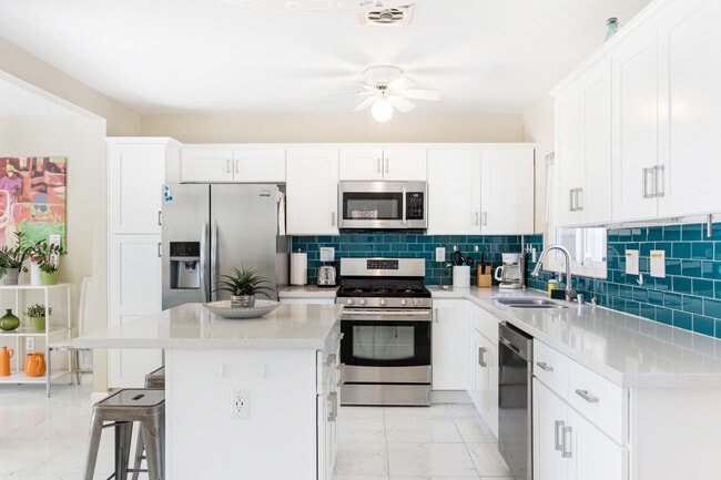 Building Photo - 4385 E Pso Caroleta