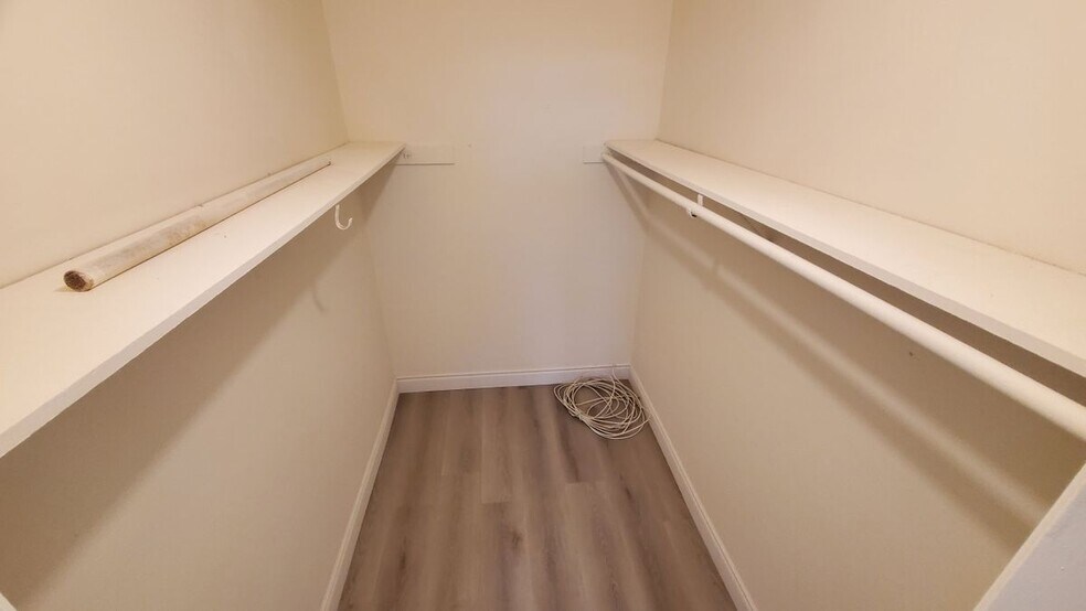 Building Photo - 5333 Hyde St