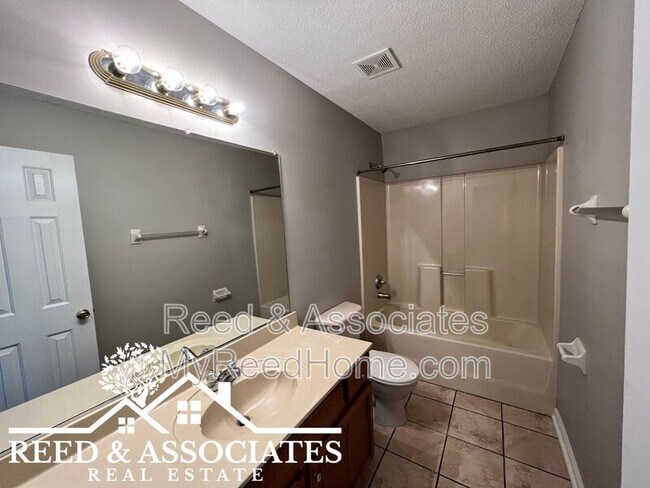 Building Photo - 4824 Pine Forrest Dr