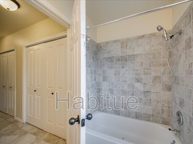 Building Photo - 4919 W Wylie Ln