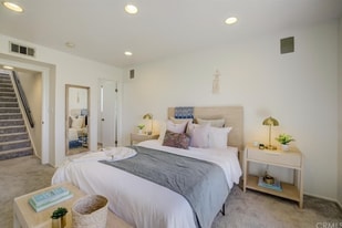 Building Photo - 688 Vallejo Villas