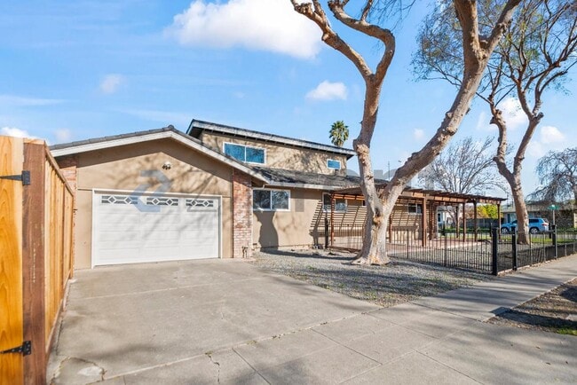 Building Photo - 41861 Maywood St