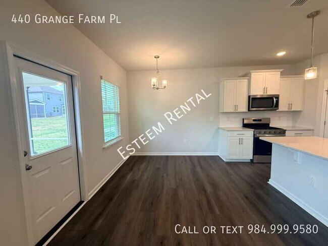 Building Photo - 440 Grange Farm Pl