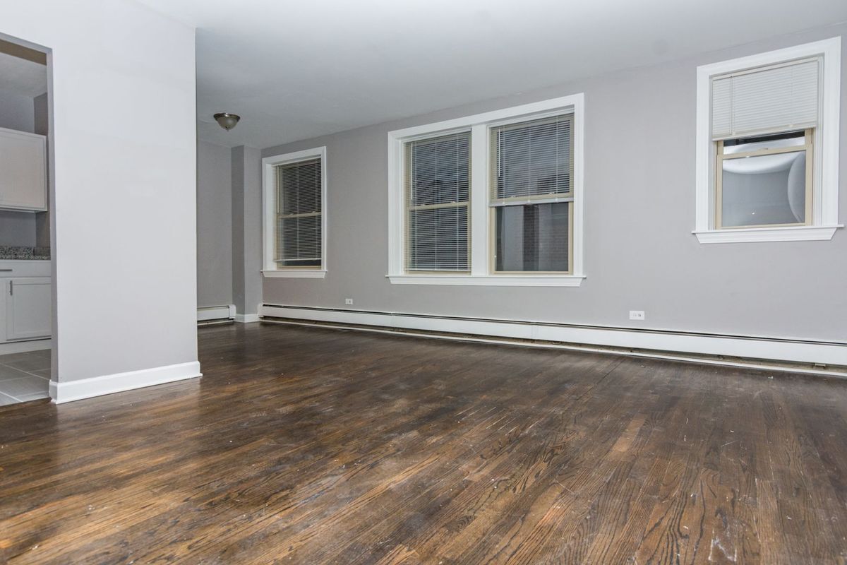 Building Photo - 7130 S Jeffery Blvd