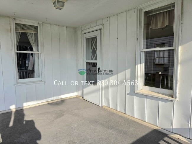Building Photo - 5573 N Market St
