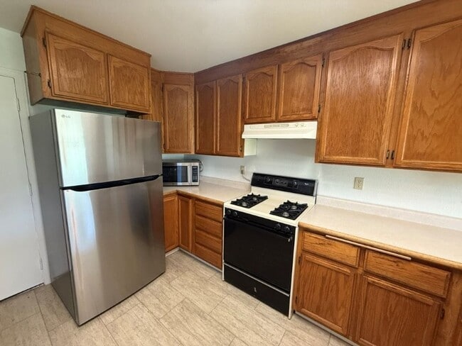 Building Photo - Unique 2 Bedroom Country Property Vacaville *Star Rentals