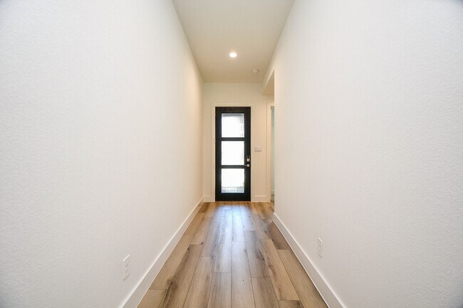 Building Photo - 215 Springfield Terrace Dr