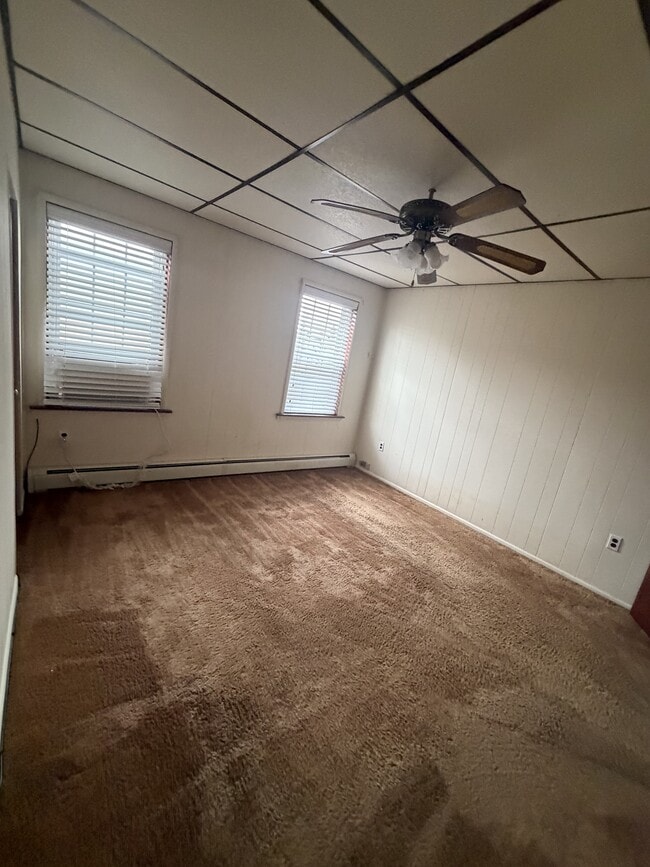 Building Photo - 3065 Edgemont St