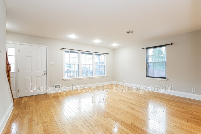 Building Photo - 5 Isla Ct