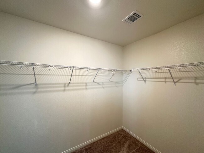 Building Photo - Tarim