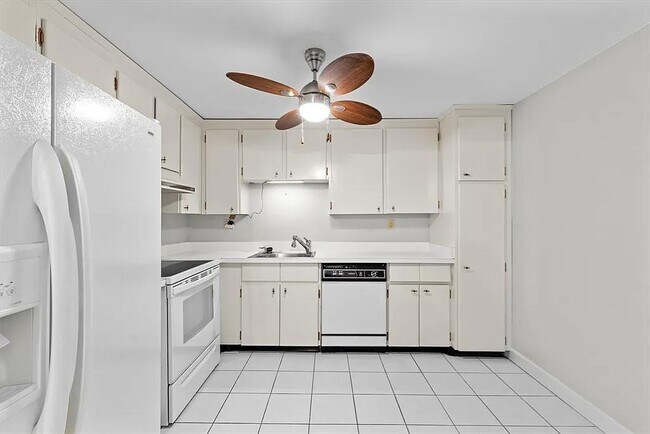 Building Photo - 1321 Worcester Rd