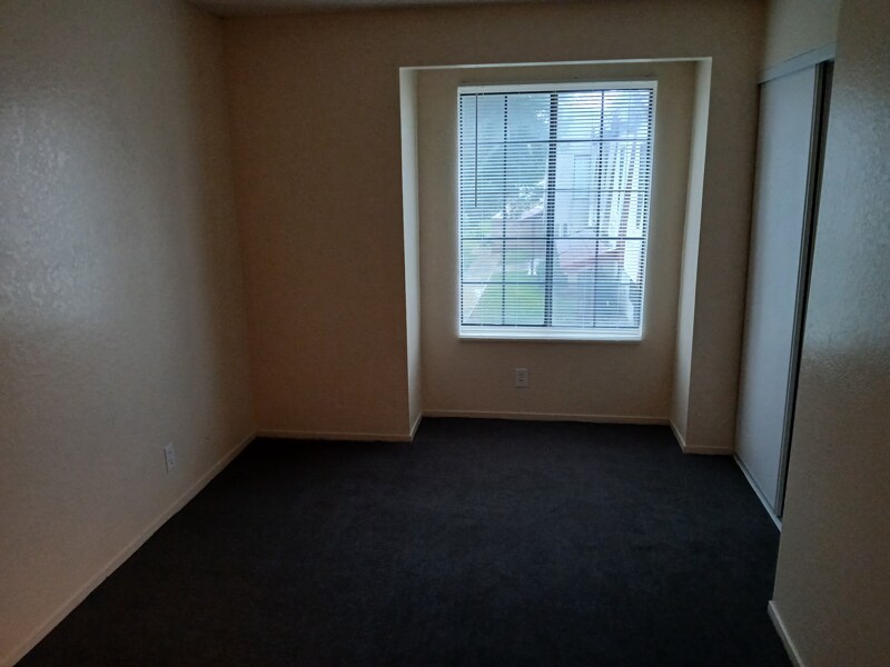 Building Photo - 38550 22nd St E