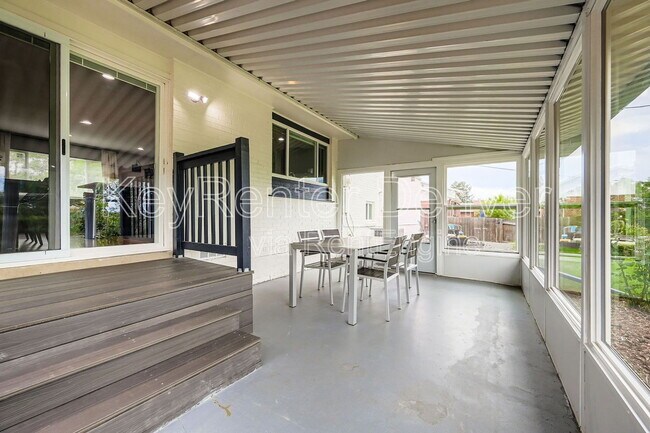 Building Photo - 683 Dawson St