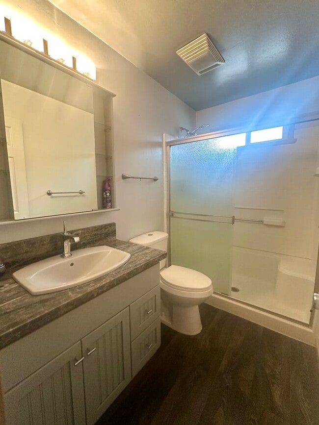 Building Photo - Charming 2 Bedroom, 2 Bathroom Home in Qui...