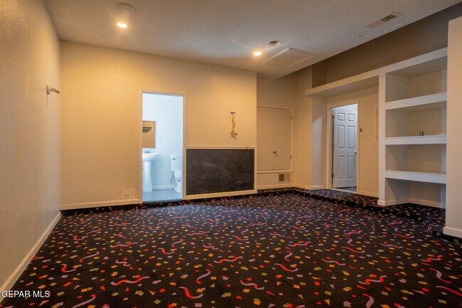 Building Photo - 12509 Twin Leaf Dr