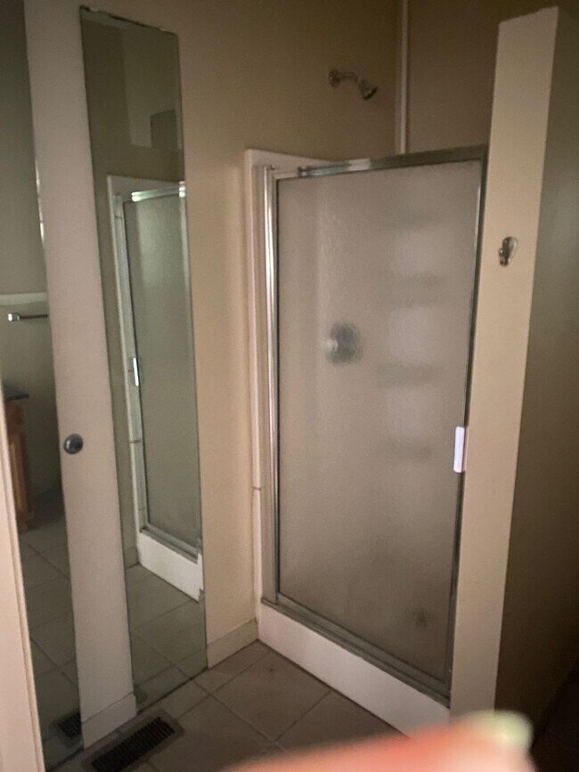 Building Photo - 4451 Pershing Ave