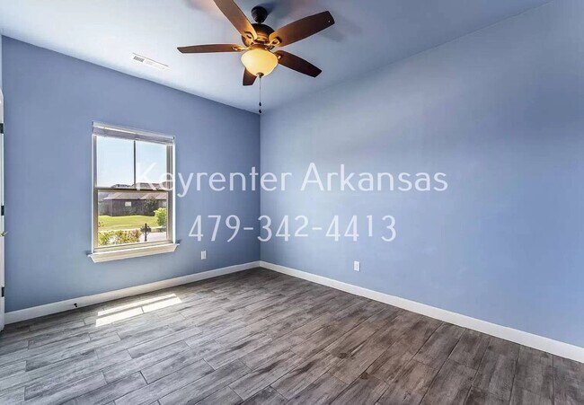 Building Photo - Bentonville living | 4bed 2bath